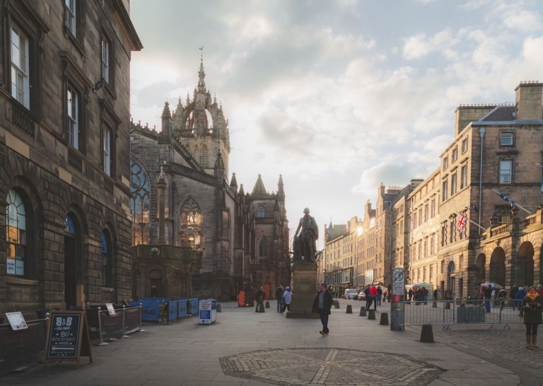 برنامج بريطانيا 9 ليالي