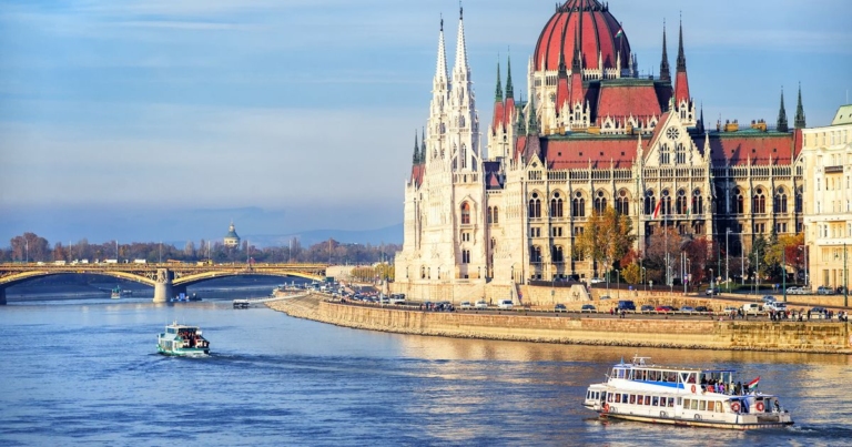 برنامج بولندا وشرق أوروبا